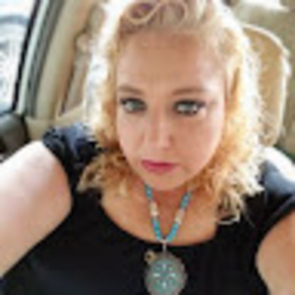 Meet your Posher, Genevieve - Picture 1 of 1